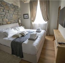 5 bedroom villa with heated pool near Momjan, Istria, sleep 12